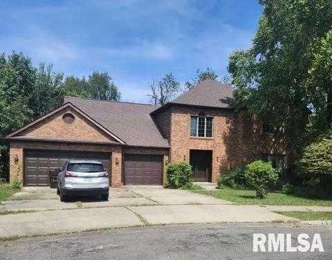 5001 W Ancient Oak Dr, Peoria, IL 61615