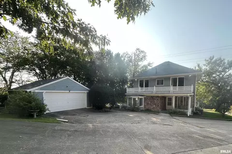 1260 N Main St, East Peoria, IL 61611