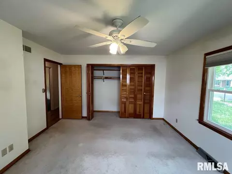 Bedroom - 849 E Franklin St, Macomb, IL 61455 photo 2 of 7