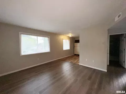 521-523 3rd St, Lacon, IL 61540 photo 6
