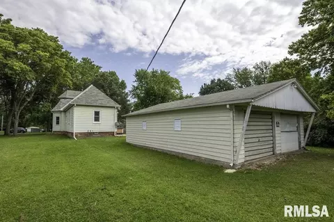 303 E Washington St, Avon, IL 61415 photo 37