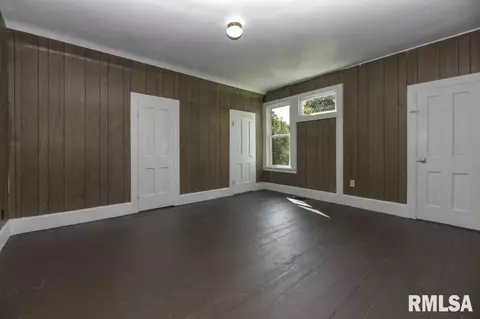 303 E Washington St, Avon, IL 61415 photo 33