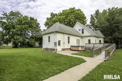 303 E Washington St, Avon, IL 61415 photo 5