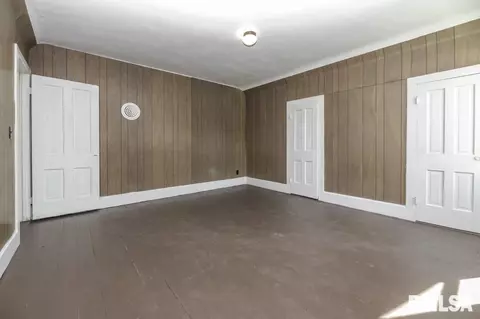 303 E Washington St, Avon, IL 61415 photo 31