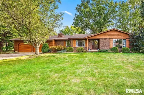 9810 W Countryside Ln, Edwards, IL 61528