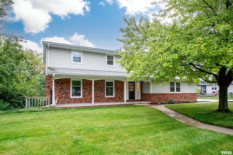 1424 W Cimarron Dr, Peoria, IL 61614