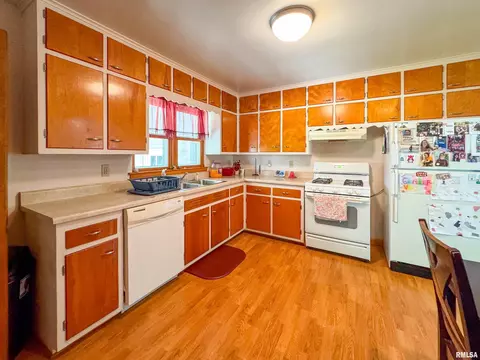306 W Bertram St, Metamora, IL 61548 photo 9