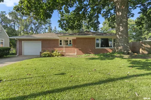 1119 E Melbourne Ave, Peoria, IL 61603
