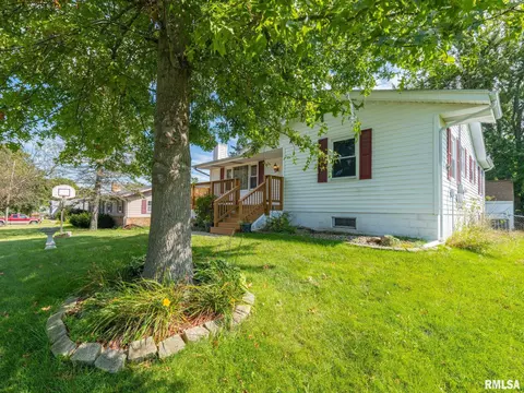 210 Graze Ave, Dunlap, IL 61525 photo 3