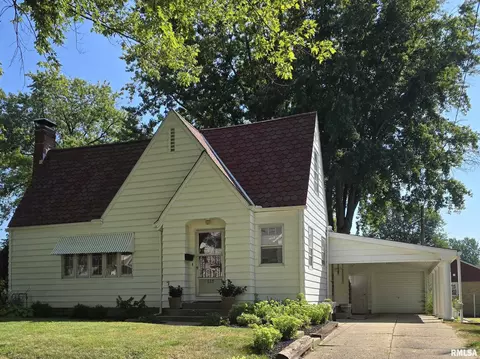 617 N 2nd Ave, Canton, IL 61520