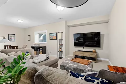 Living - 3115 W Boulder Point Ct, Dunlap, IL 61525 photo 6 of 7