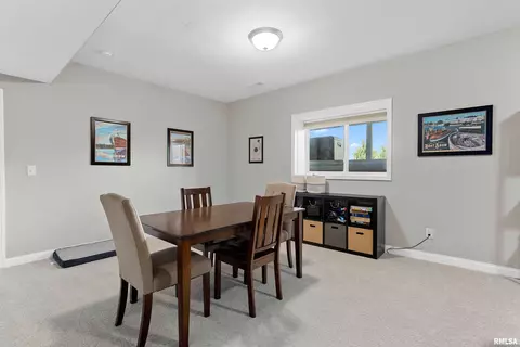 Dining - 3115 W Boulder Point Ct, Dunlap, IL 61525 photo 3 of 4