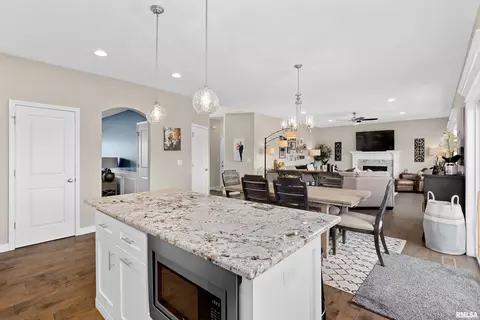 Kitchen - 3115 W Boulder Point Ct, Dunlap, IL 61525 photo 3 of 4