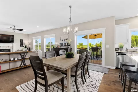 Dining - 3115 W Boulder Point Ct, Dunlap, IL 61525 photo 2 of 4