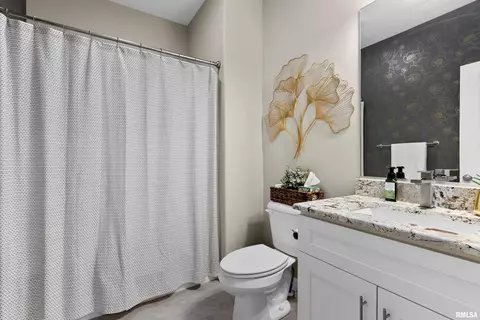 Bath - 3115 W Boulder Point Ct, Dunlap, IL 61525 photo 1 of 6