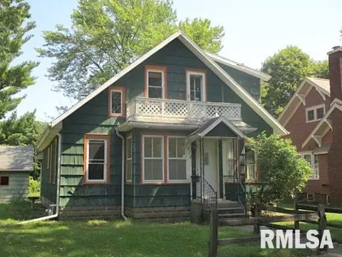 712 Main St, Henry, IL 61537 photo 2