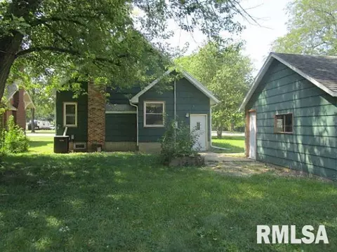 712 Main St, Henry, IL 61537 photo 4