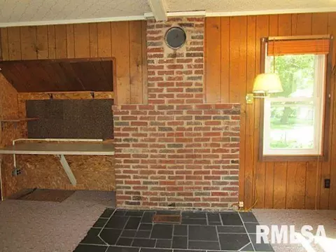 712 Main St, Henry, IL 61537 photo 9