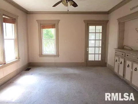 712 Main St, Henry, IL 61537 photo 6