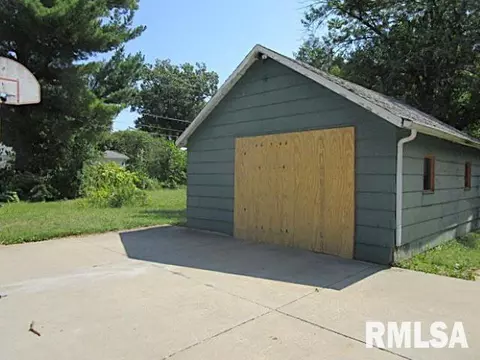 712 Main St, Henry, IL 61537 photo 17