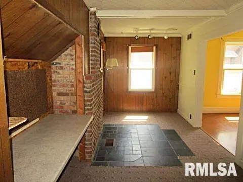 712 Main St, Henry, IL 61537 photo 8