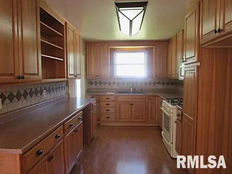 712 Main St, Henry, IL 61537 photo 10