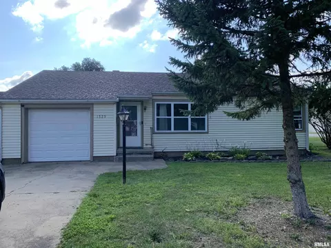 1529 N Santa Fe Ave, Chillicothe, IL 61523