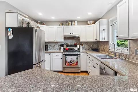 481 Oak Point Rd, Metamora, IL 61548 photo 20