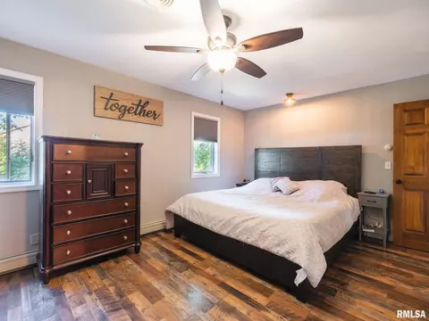 Bedroom - 4021 S Dunbar Pt, Mapleton, IL 61547 photo 2 of 3