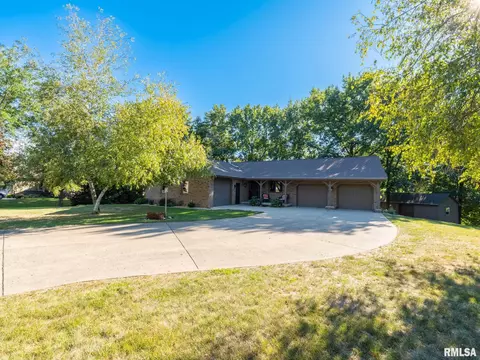 4021 S Dunbar Pt, Mapleton, IL 61547