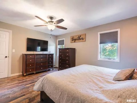 Bedroom - 4021 S Dunbar Pt, Mapleton, IL 61547 photo 1 of 3