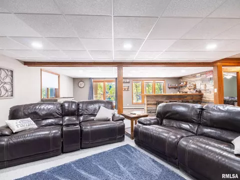 Living - 4021 S Dunbar Pt, Mapleton, IL 61547 photo 7 of 7