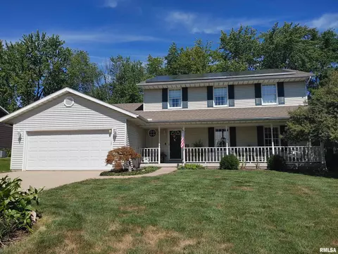 901 Dogwood Dr, Washington, IL 61571