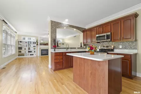 Kitchen - 11513 N Ballymore Ave, Dunlap, IL 61525 photo 4 of 7
