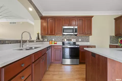Kitchen - 11513 N Ballymore Ave, Dunlap, IL 61525 photo 3 of 7