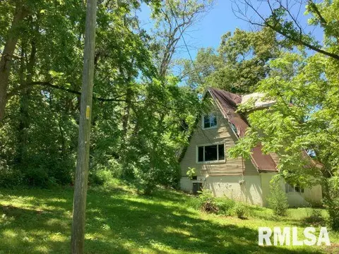 3288 Desutter Rd, Manito, IL 61546