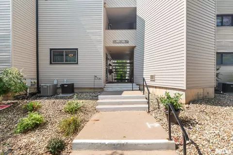 7205 N Lakeside Ct, Peoria, IL 61614