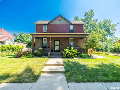 506 S 8th St, Pekin, IL 61554