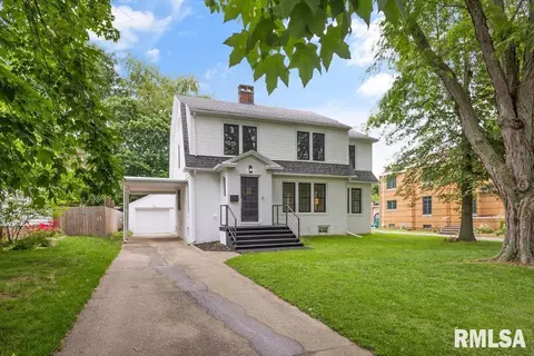 710 Beverly Ave, Macomb, IL 61455