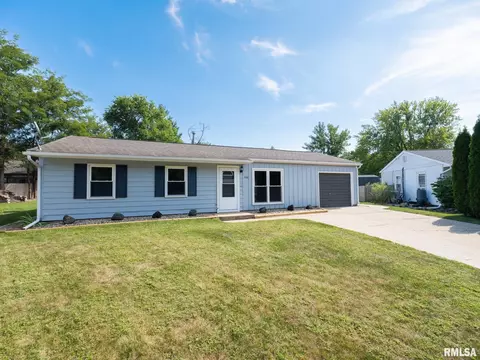 1002 Collins Ct, Bartonville, IL 61607