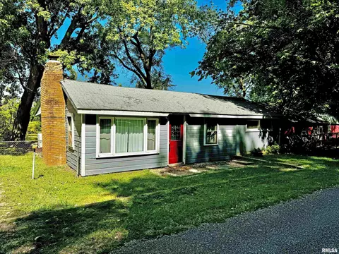 12099 Sunset Dr, Manito, IL 61546