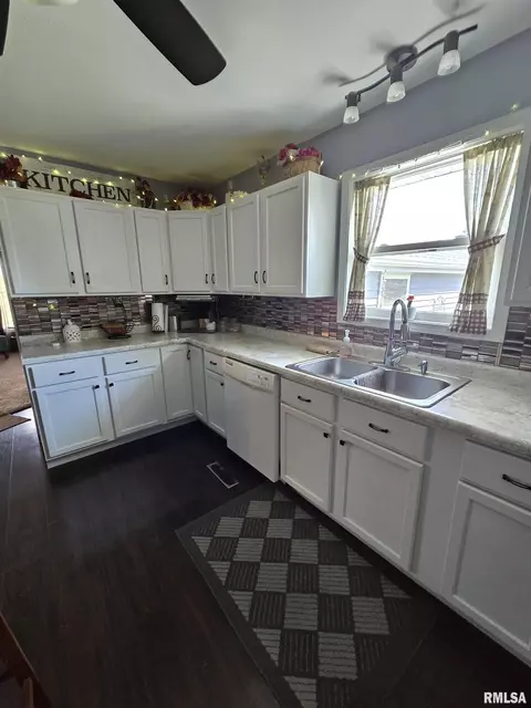 558 130th St, Avon, IL 61415 photo 10