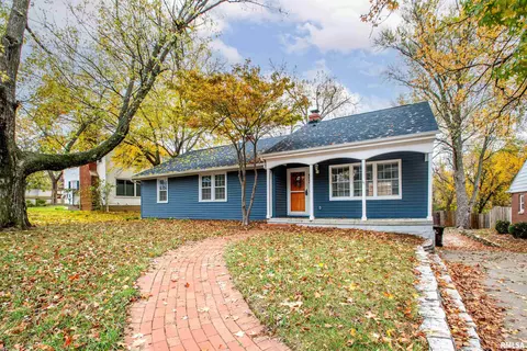 423 W Stonegate Rd, Peoria, IL 61614