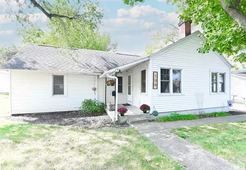 106 S Liberty St, Eureka, IL 61530