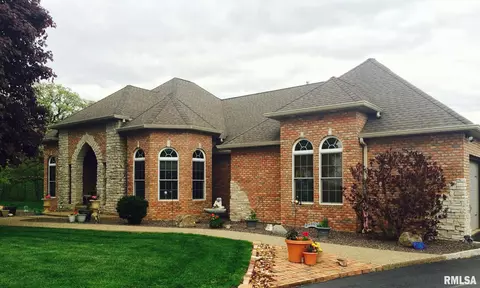 1610 W Singing Woods Rd, Edelstein, IL 61526