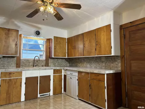 1015 2nd St, Henry, IL 61537 photo 11