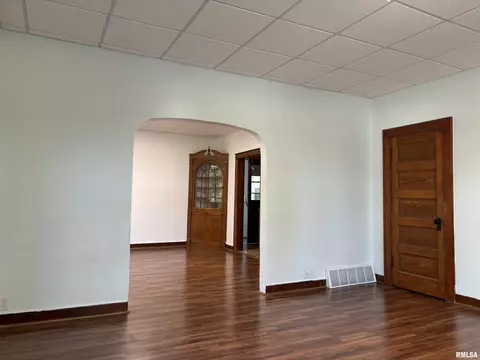 1015 2nd St, Henry, IL 61537 photo 4