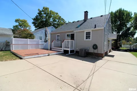 1027 Elmhurst Ave, Peoria, IL 61603 photo 6