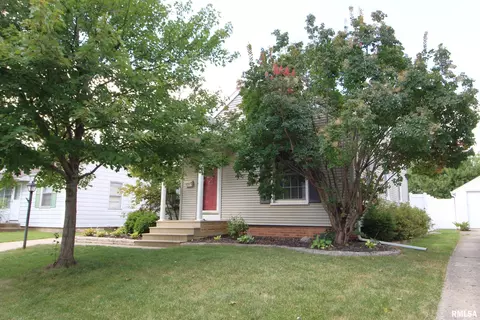 1027 Elmhurst Ave, Peoria, IL 61603 photo 2