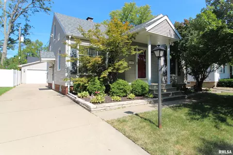 1027 Elmhurst Ave, Peoria, IL 61603